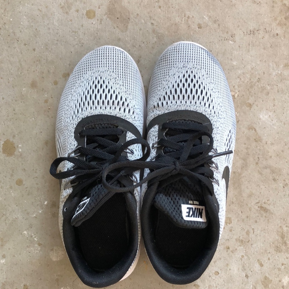 Nike Free Run RN Shows Youth Kids Size 3.5, Womens 4.5